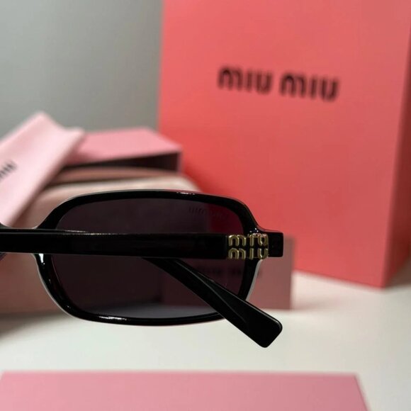 Miu Miu Sunglasses - Picture 4 of 9